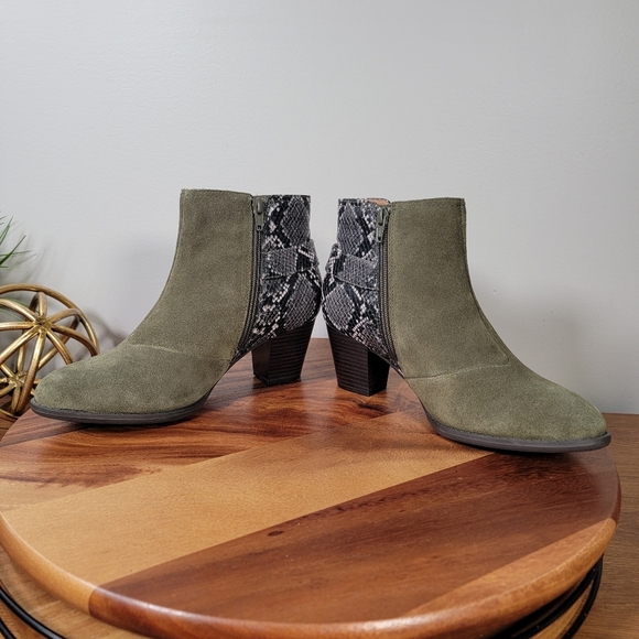 Vionic Naomi Snakeskin Olive Suede Ankle Boots Size 8 Green - Picture 8 of 14